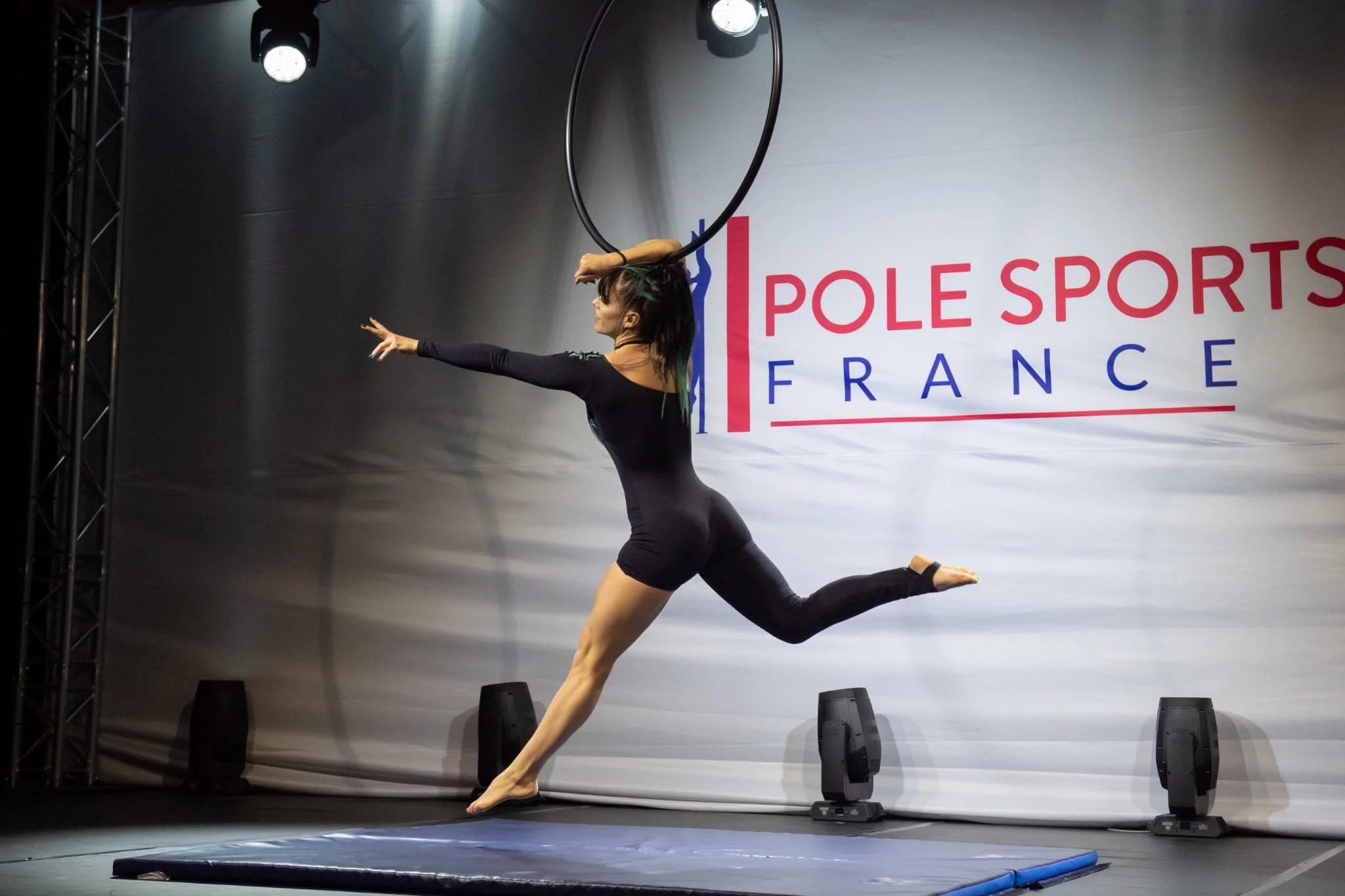 Cynthia, professeure de cerceau aérien chez ELEVATION